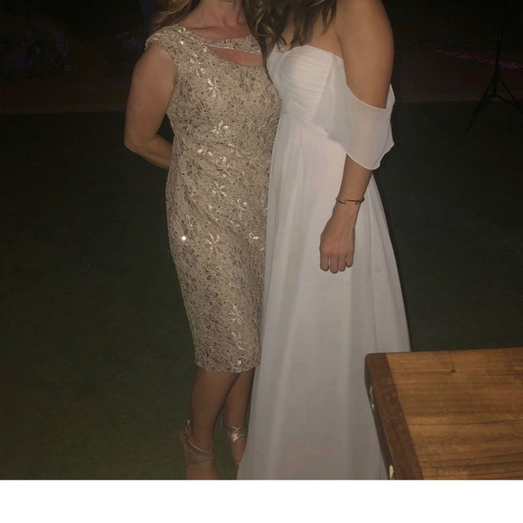 Dresses & Skirts - Beautiful beige/gold sequin dress